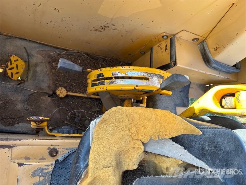 Ford 545 2WD Tractor Traktory