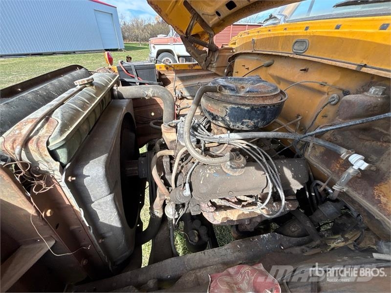 Ford 600 4x2 Grain Truck Vilja-autot
