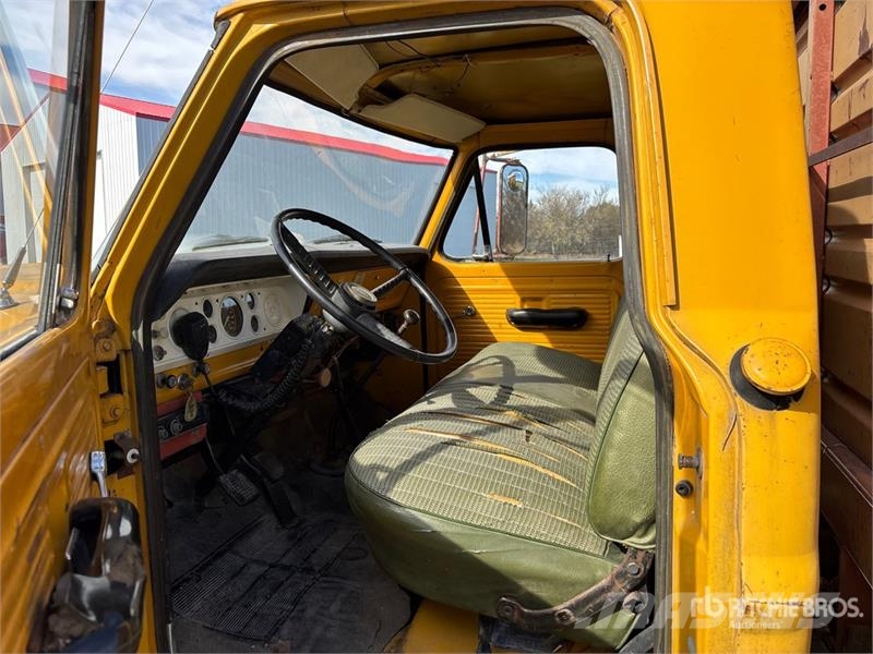 Ford 600 4x2 Grain Truck Vilja-autot