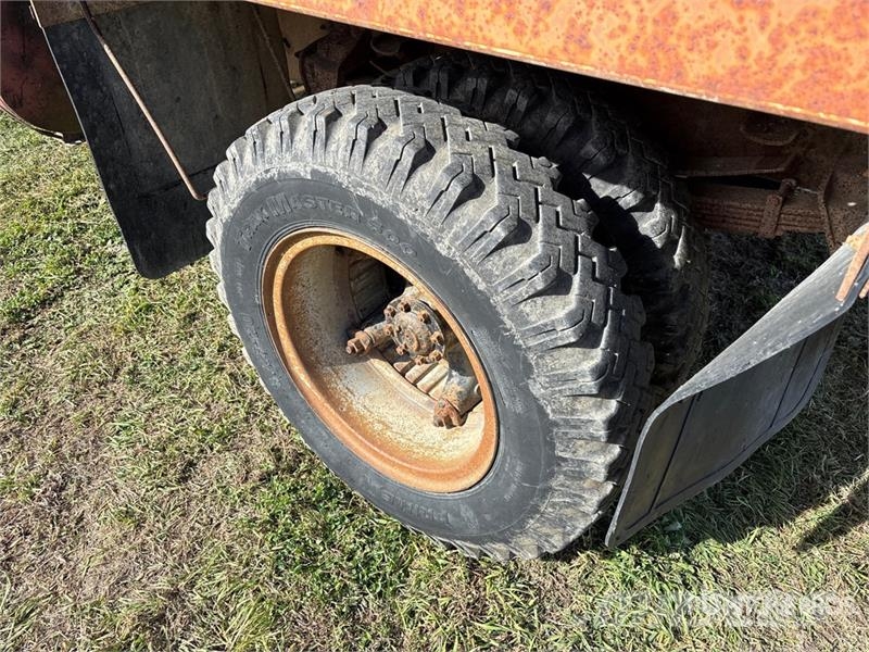 Ford 600 4x2 Grain Truck Vilja-autot