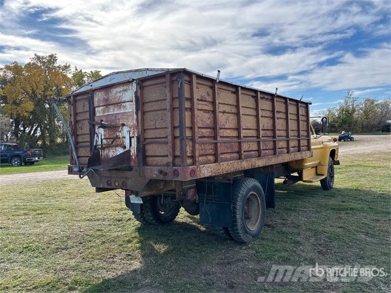 Ford 600 4x2 Grain Truck Vilja-autot