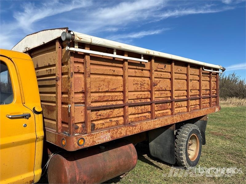 Ford 600 4x2 Grain Truck Vilja-autot