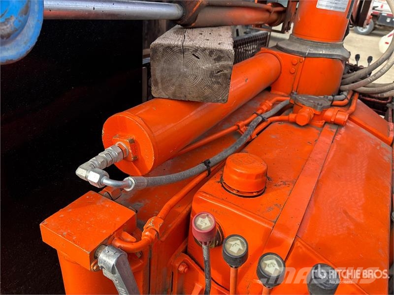 Ford 650A 7720 lb Knuckle Boom on Ford F-450SD 4x4 Boom Kranbil