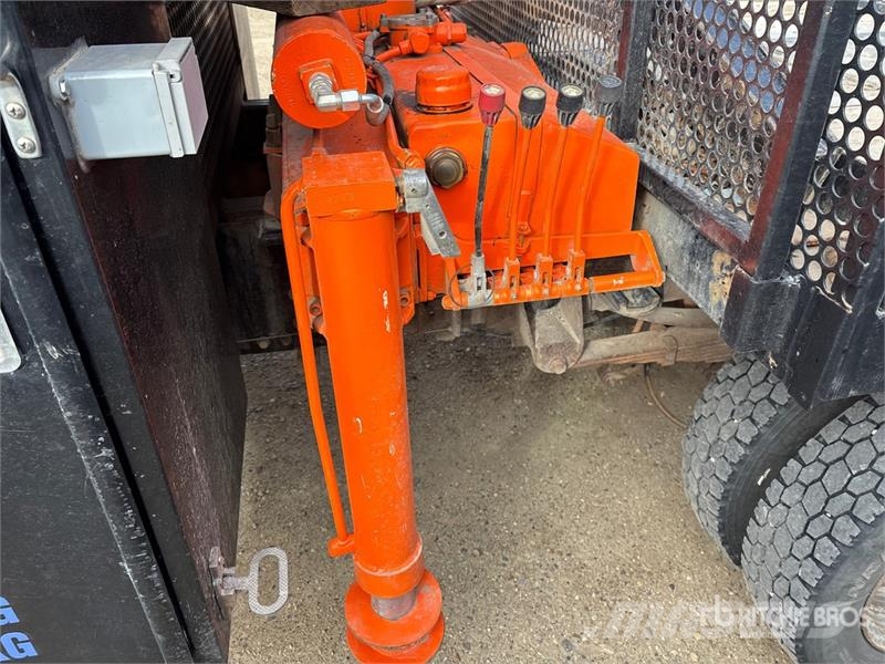 Ford 650A 7720 lb Knuckle Boom on Ford F-450SD 4x4 Boom Kranbil