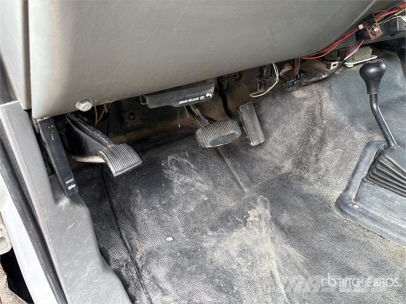 Ford 650A 7720 lb Knuckle Boom on Ford F-450SD 4x4 Boom Kranbil
