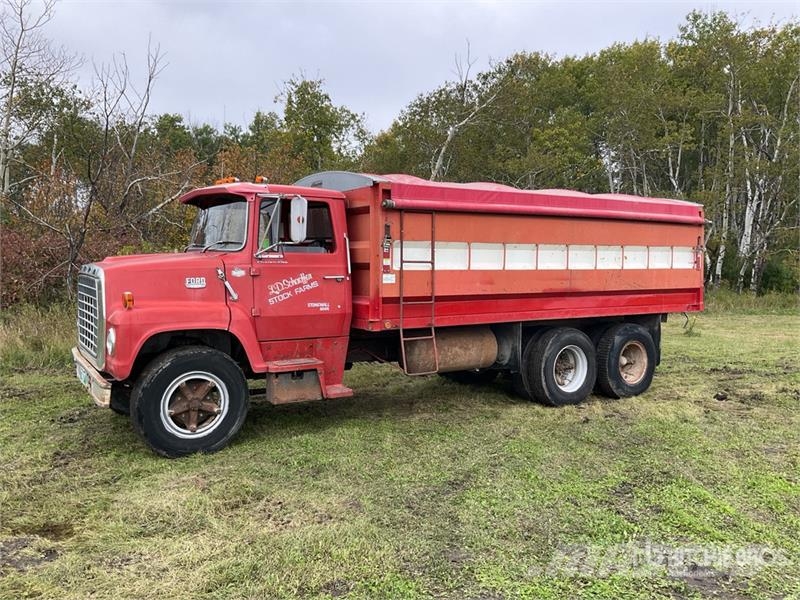 Ford 750 6x4 Grain Truck Farm / grain trucks