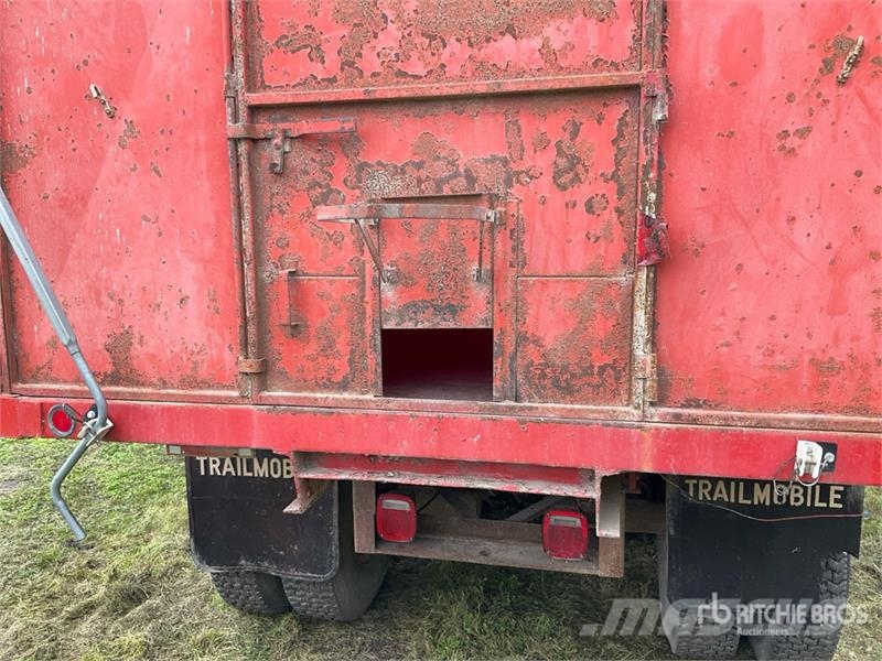 Ford 750 6x4 Grain Truck Farm / grain trucks