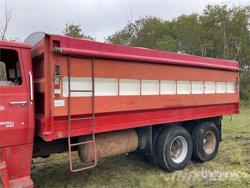 Ford 750 6x4 Grain Truck Farm / grain trucks