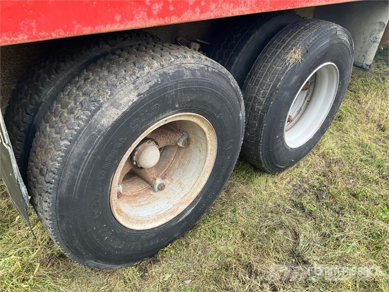 Ford 750 6x4 Grain Truck Farm / grain trucks