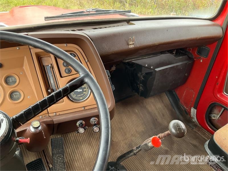 Ford 750 6x4 Grain Truck Farm / grain trucks