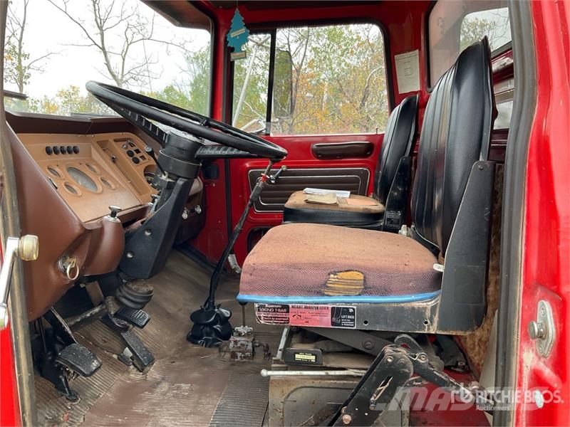 Ford 750 6x4 Grain Truck Farm / grain trucks