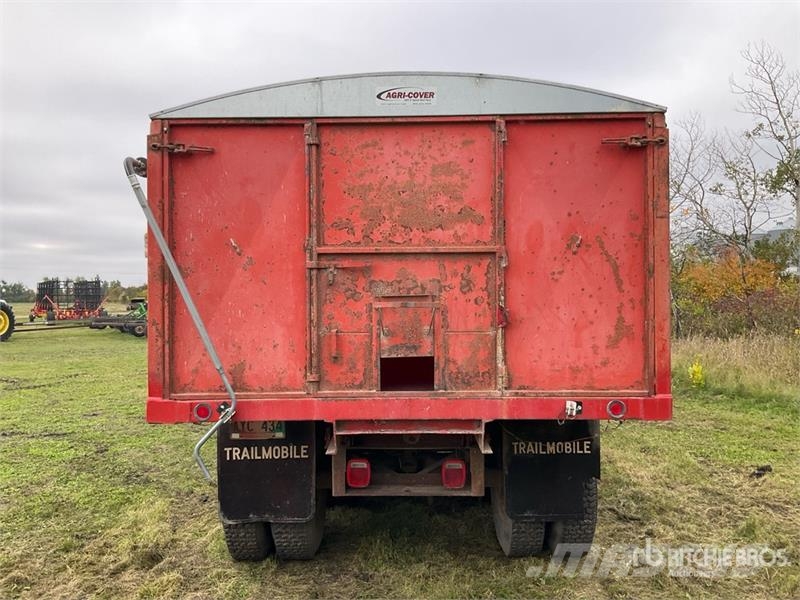 Ford 750 6x4 Grain Truck Farm / grain trucks