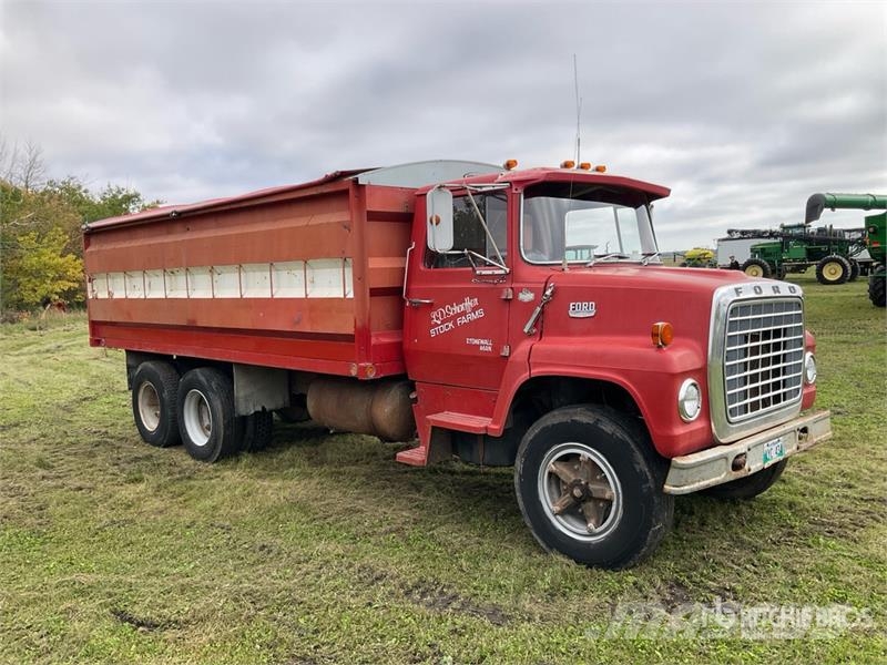 Ford 750 6x4 Grain Truck Farm / grain trucks