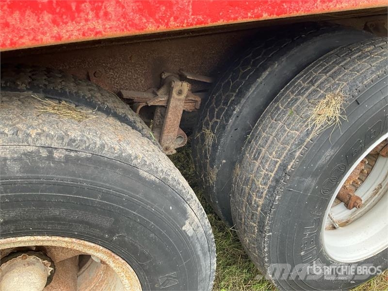 Ford 750 6x4 Grain Truck Farm / grain trucks