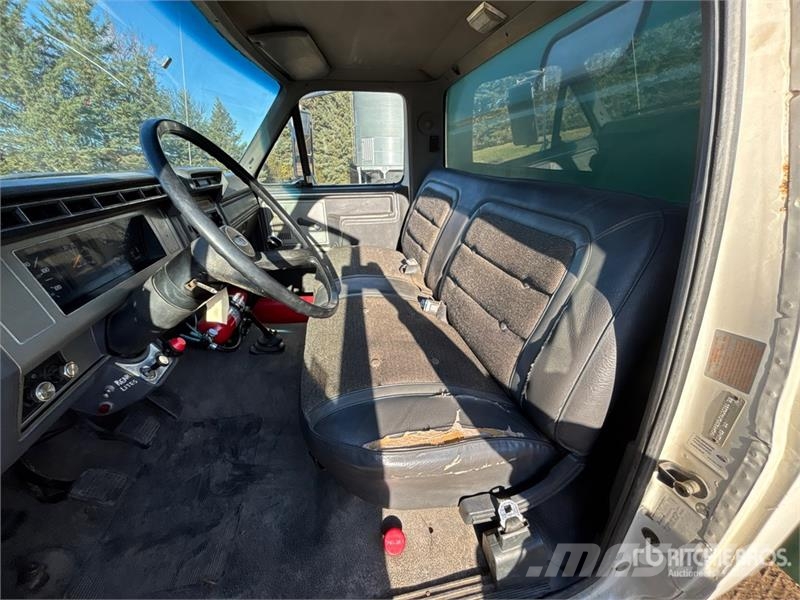 Ford 800 4x2 Grain Truck зерновозы