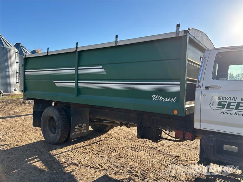 Ford 800 4x2 Grain Truck зерновозы