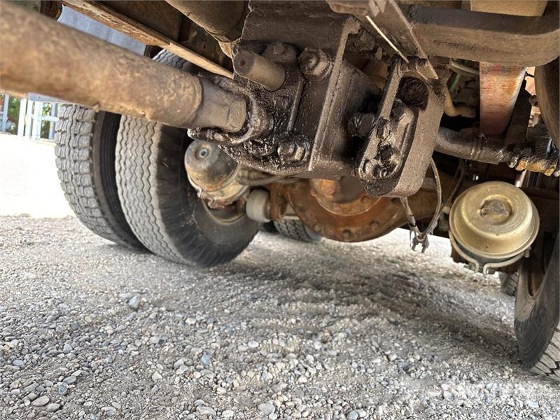 Ford 9000 Φορτηγά Ανατροπή