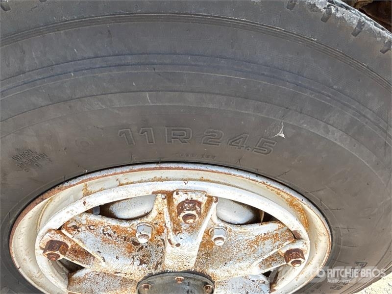 Ford 9000 Φορτηγά Ανατροπή
