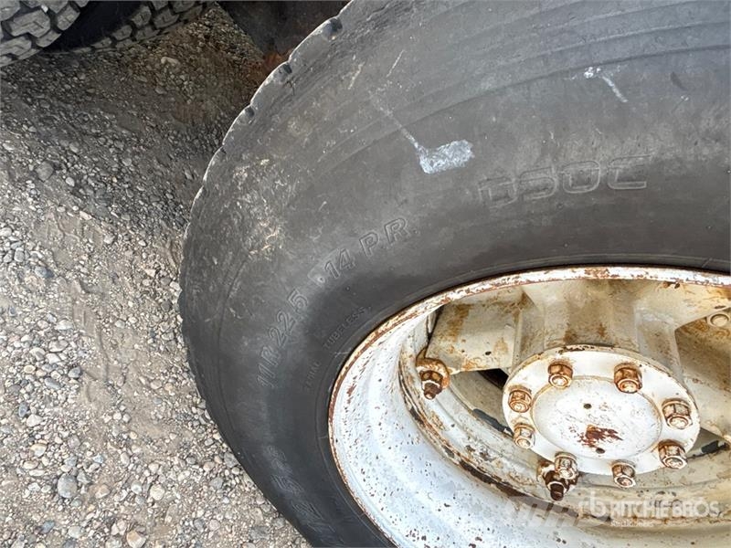 Ford 9000 Φορτηγά Ανατροπή