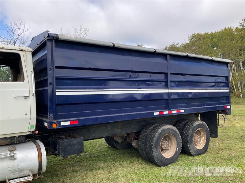 Ford 9000 6x4 Grain Truck شاحنات المزارع / الحبوب