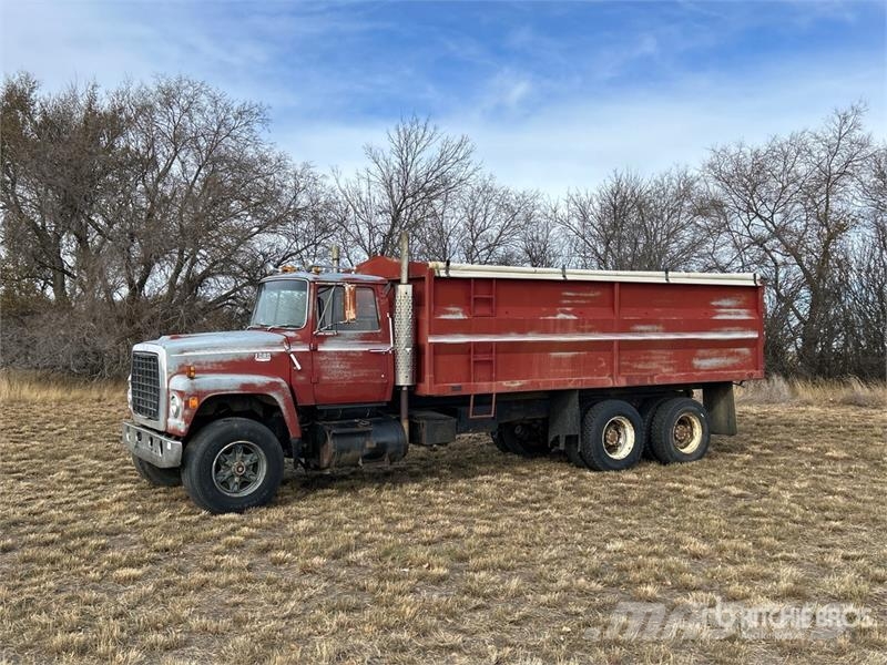 Ford 9000 6x4 Grain Truck Farm / grain trucks