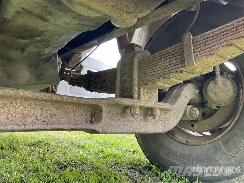 Ford 9000 6x4 Grain Truck شاحنات المزارع / الحبوب