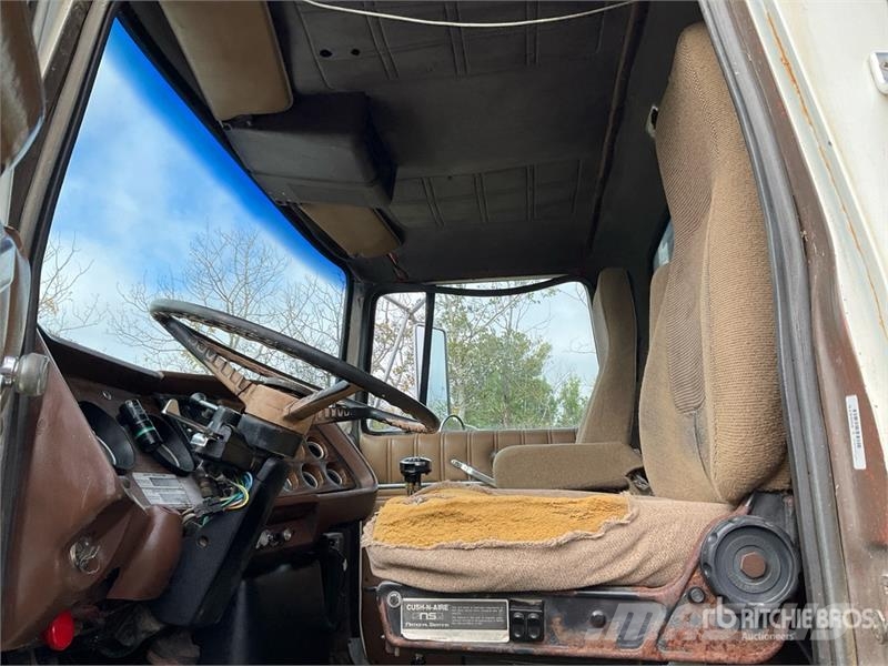 Ford 9000 6x4 Grain Truck شاحنات المزارع / الحبوب