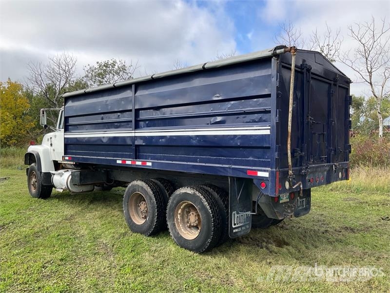 Ford 9000 6x4 Grain Truck شاحنات المزارع / الحبوب