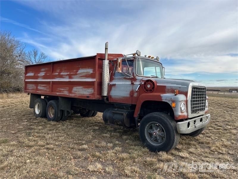 Ford 9000 6x4 Grain Truck Farm / grain trucks