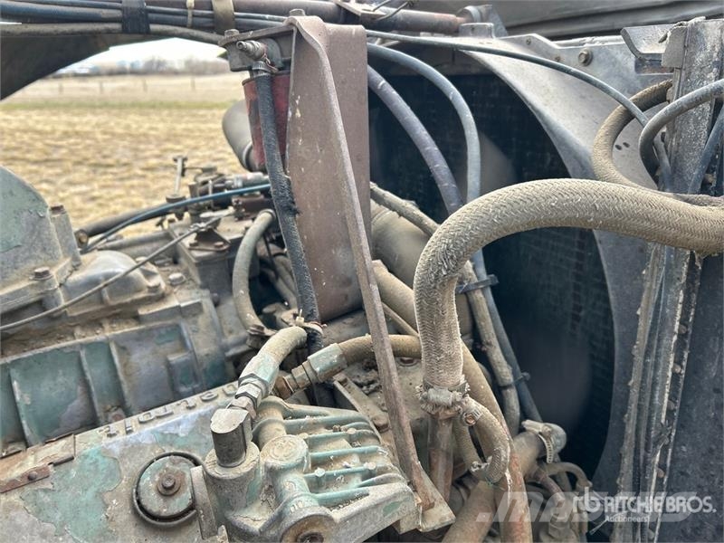 Ford 9000 6x4 Grain Truck Farm / grain trucks