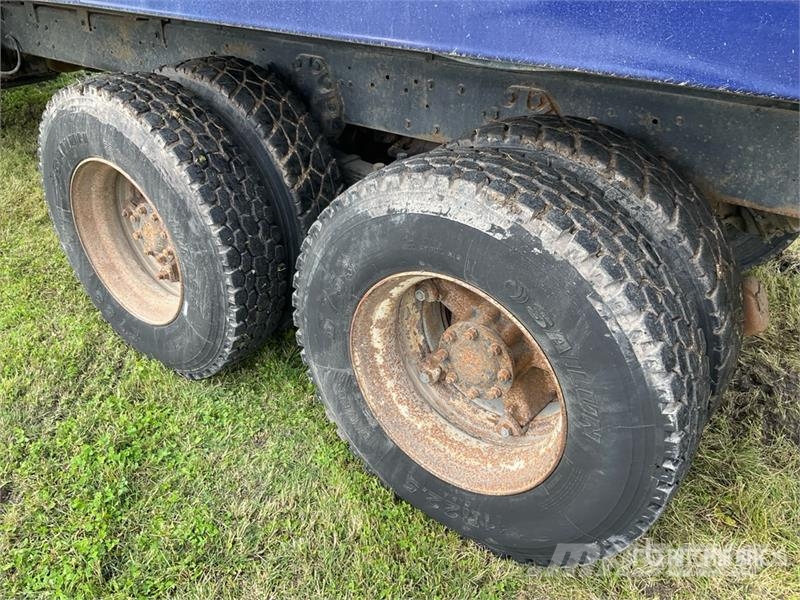 Ford 9000 6x4 Grain Truck شاحنات المزارع / الحبوب