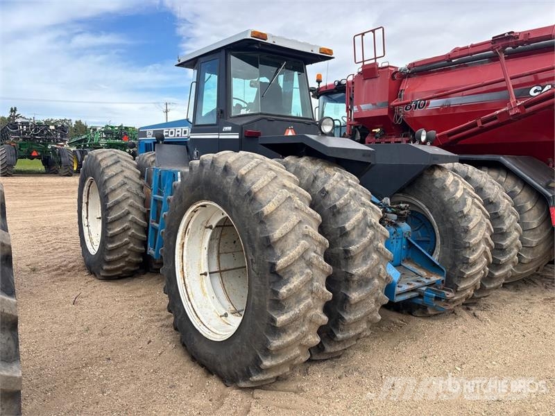 Ford 976 Versatile 4WD Tractor Tractors