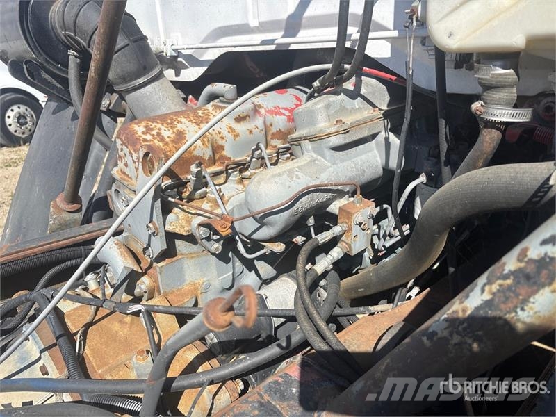 Ford Cargo 8000 4x2 Cab and Chassis (Inoperable) Cabine e interni