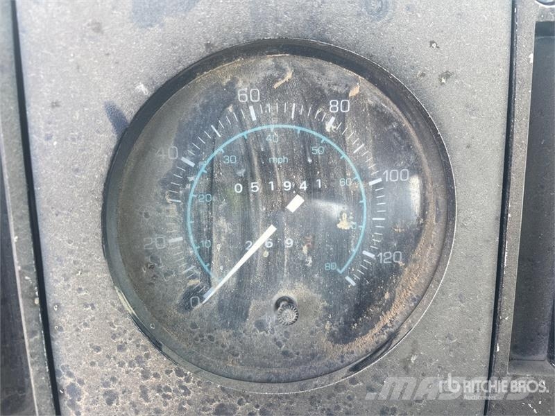 Ford Cargo 8000 4x2 Cab and Chassis (Inoperable) Cabine e interni