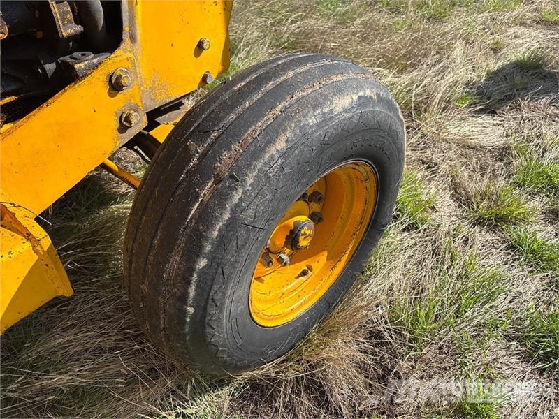 Ford DD3140 2WD Tractor トラクター