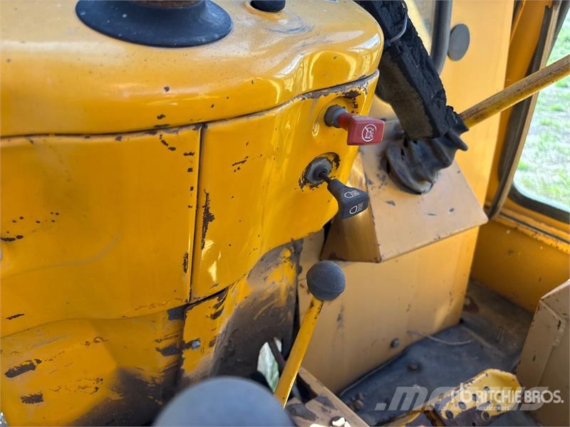 Ford DD3140 2WD Tractor トラクター
