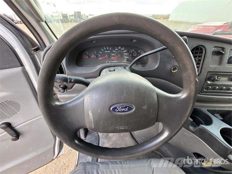 Ford E-150 Ванове за доставки