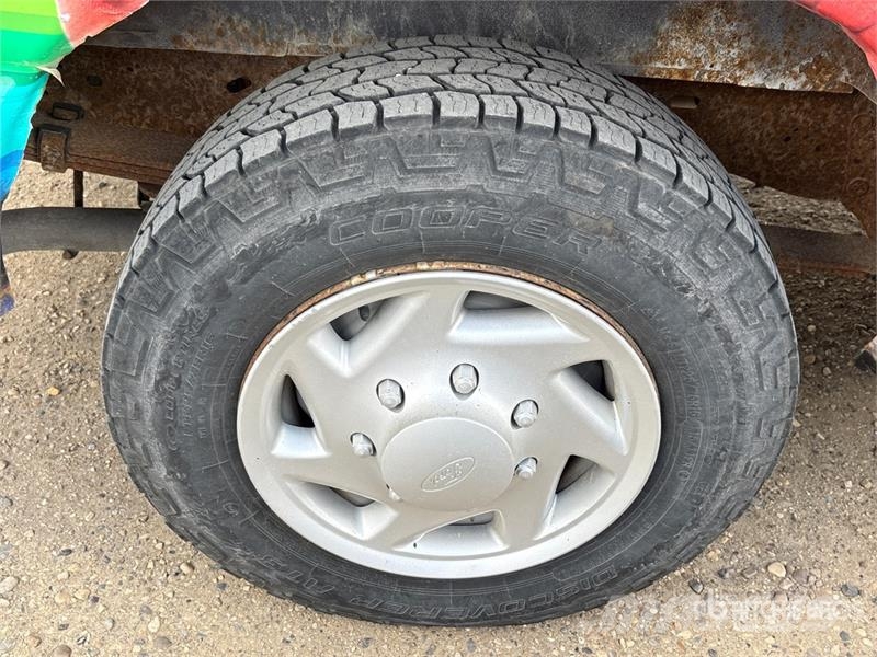 Ford E-150 Ванове за доставки