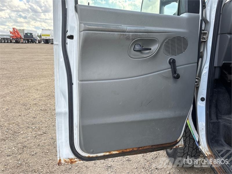Ford E-150 Ванове за доставки