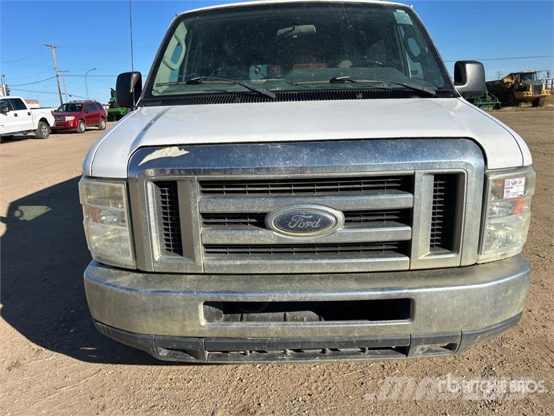 Ford E-350 11 Passenger Van Lieferwagen