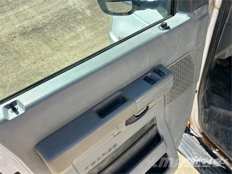 Ford E-350 XLT 11 Passenger Van Krovininiai furgonai