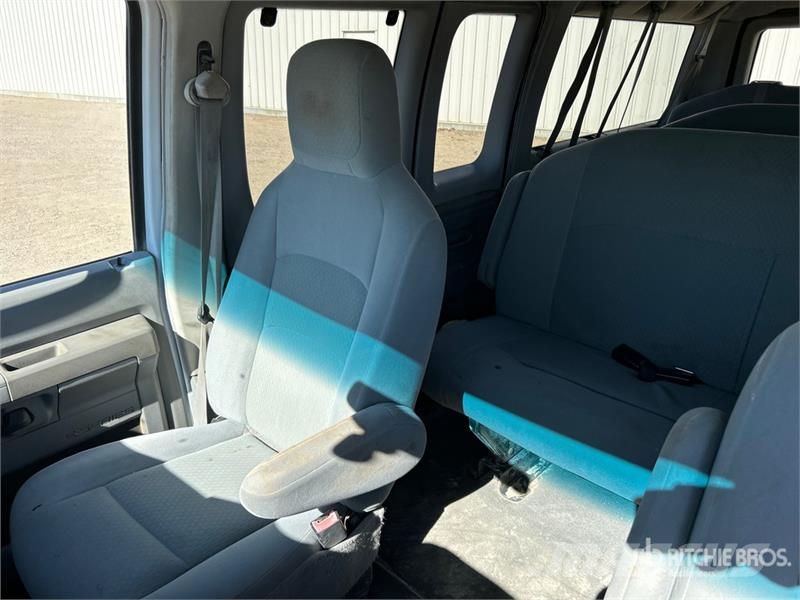 Ford E-350 XLT 11 Passenger Van Krovininiai furgonai