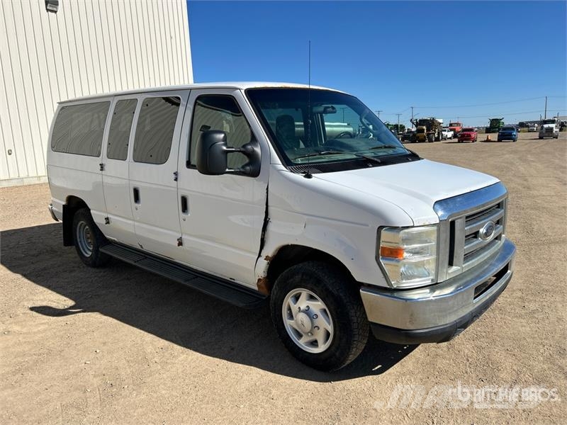 Ford E-350 XLT 11 Passenger Van Krovininiai furgonai
