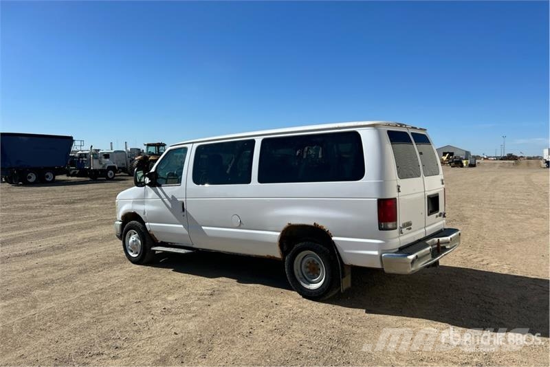 Ford E-350 XLT 11 Passenger Van Krovininiai furgonai