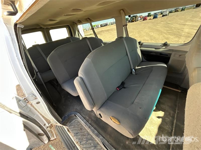Ford E-350 XLT 11 Passenger Van Krovininiai furgonai