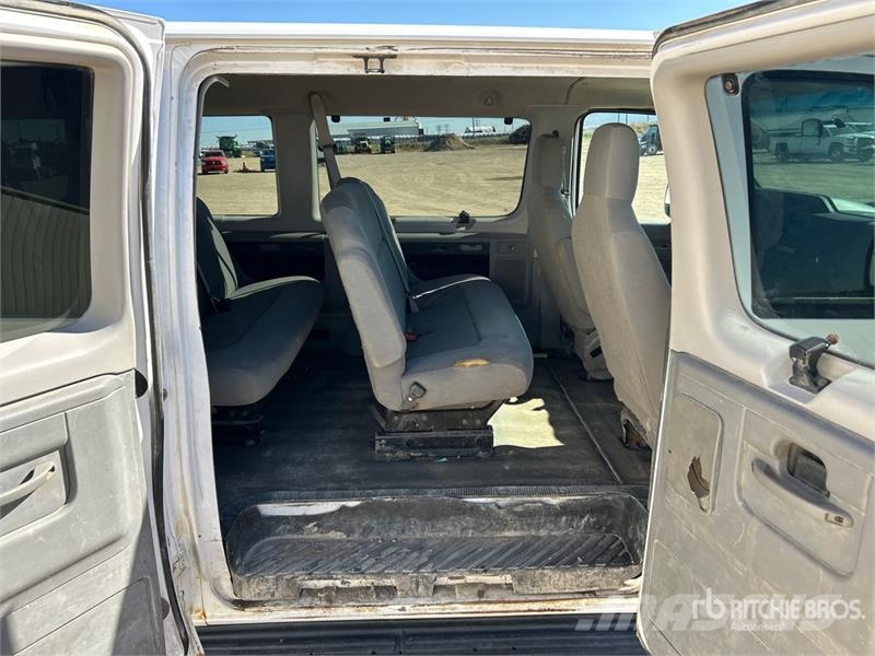 Ford E-350 XLT 11 Passenger Van Krovininiai furgonai