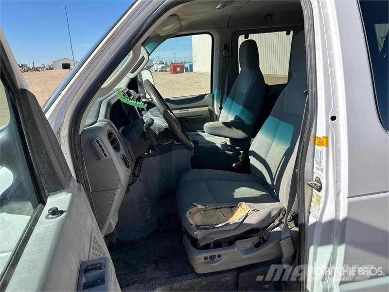 Ford E-350 XLT 11 Passenger Van Krovininiai furgonai
