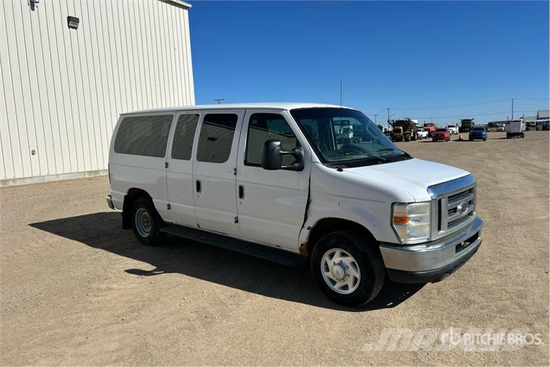 Ford E-350 XLT 11 Passenger Van Krovininiai furgonai