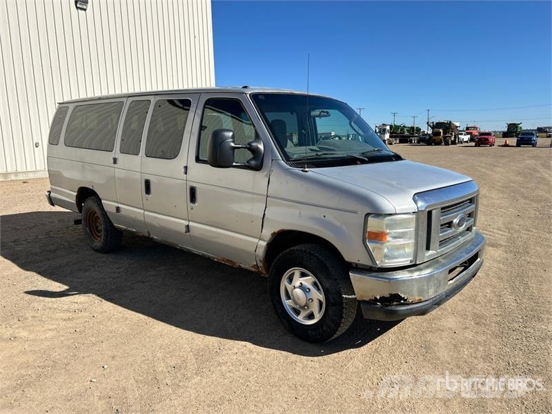 Ford E-350 XLT 14 Passenger Van Dostavna vozila / kombiji