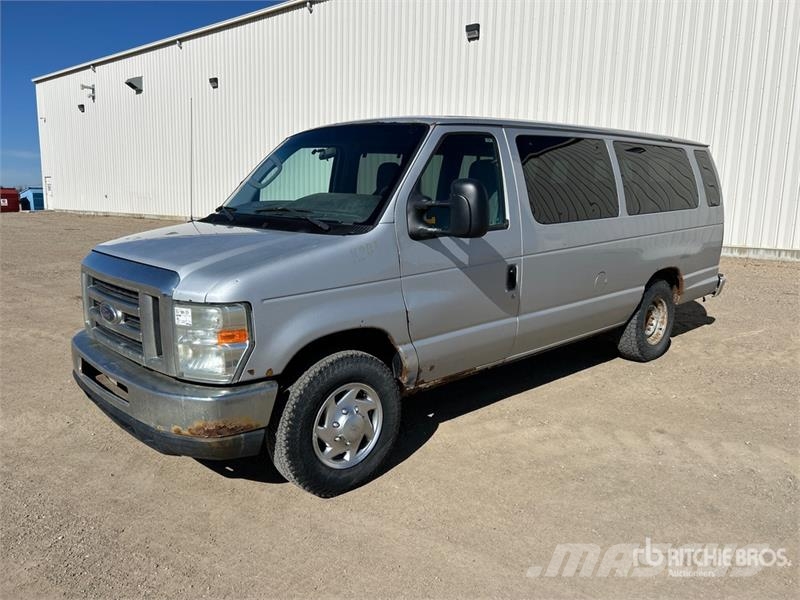 Ford E-350 XLT 14 Passenger Van Dostavna vozila / kombiji